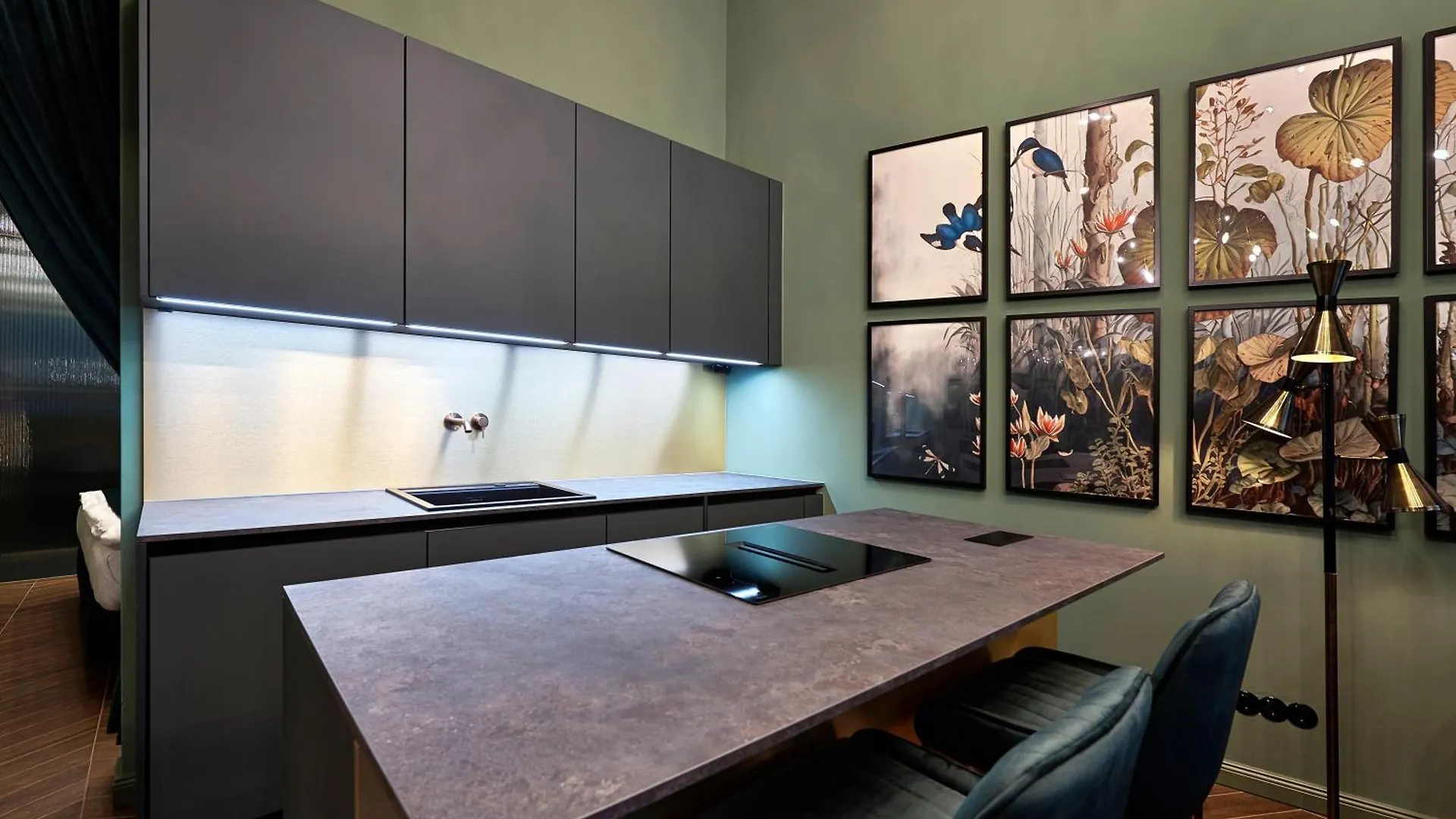 Green Vintage Dream Seg Vienna Apartment